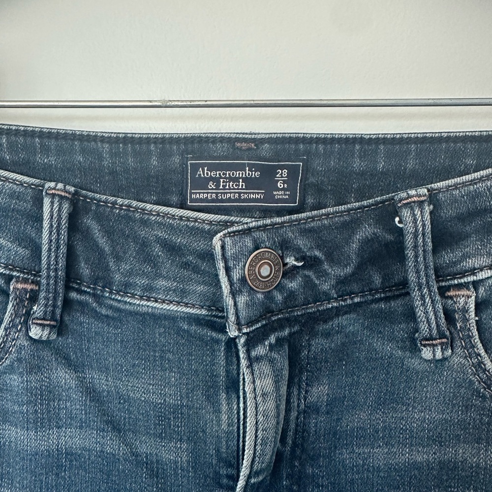 Abercrombie & Fitch Harper Super Skinny - Picture 2 of 3